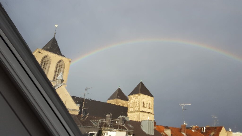 Regenbogen über Sankt Kunibert